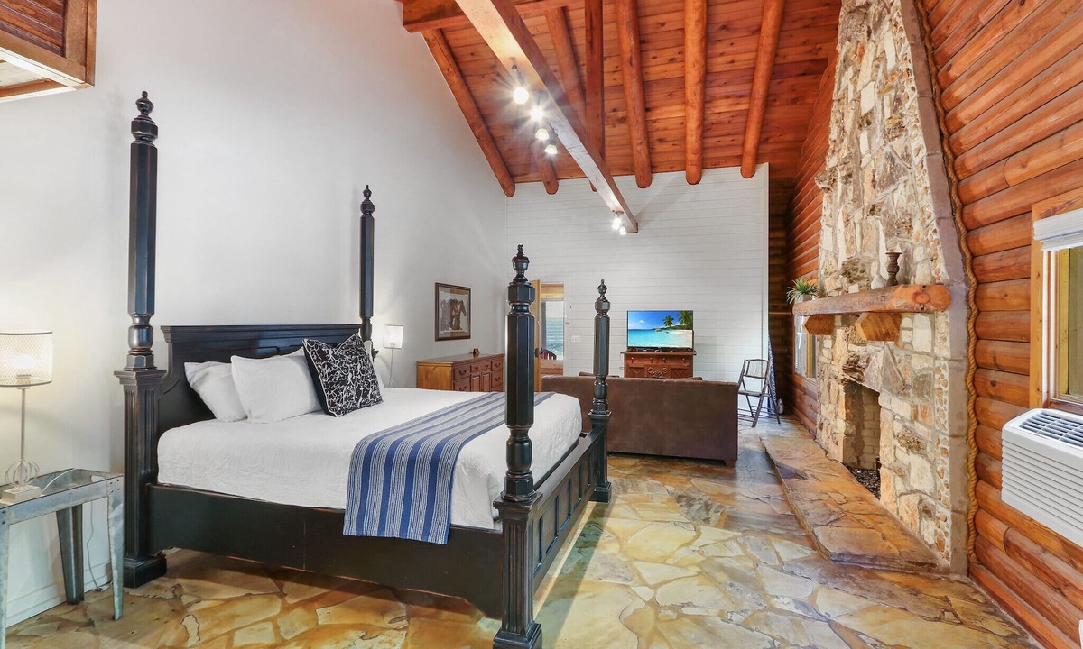Wimberley Log Cabins Resort | Wimberley