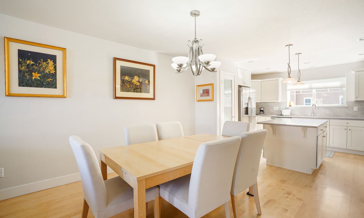 Longmont House | Retreat in quiet open concept townhome - 2 car garage, office,15 min to Boulder