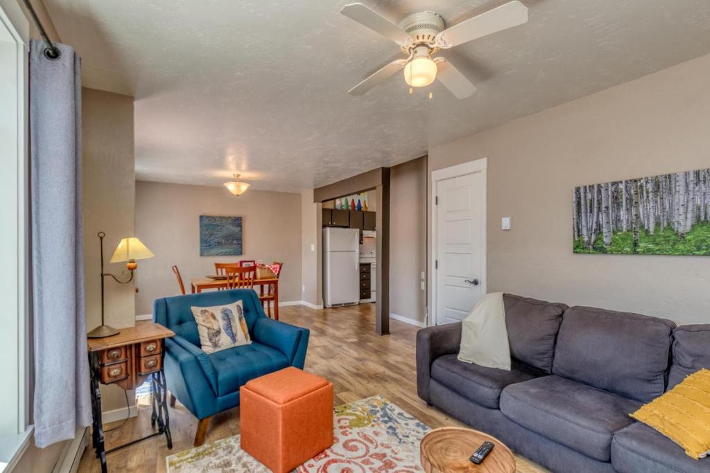 The Ridges Apartment | Ridges Retreat - Cozy home with Patio & Garage, Free Wifi & Pets Welcome