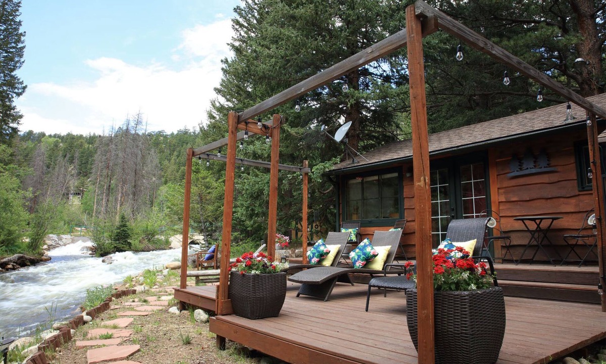 Lyons Cabin | River Bend Mountain Retreat
