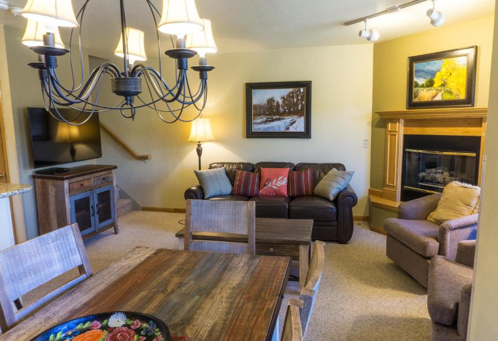 Historic District Apartment | River Mtn Lodge W314