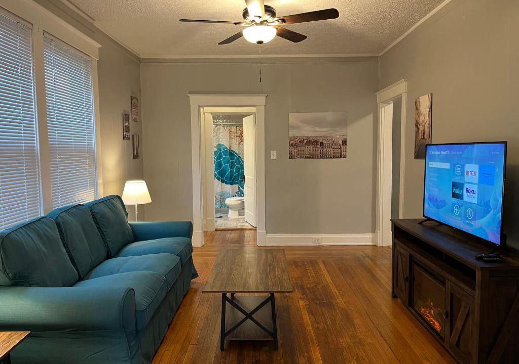 Norwood Apartment | Rolston 1, One Bedroom Unit near Xavier Downtown