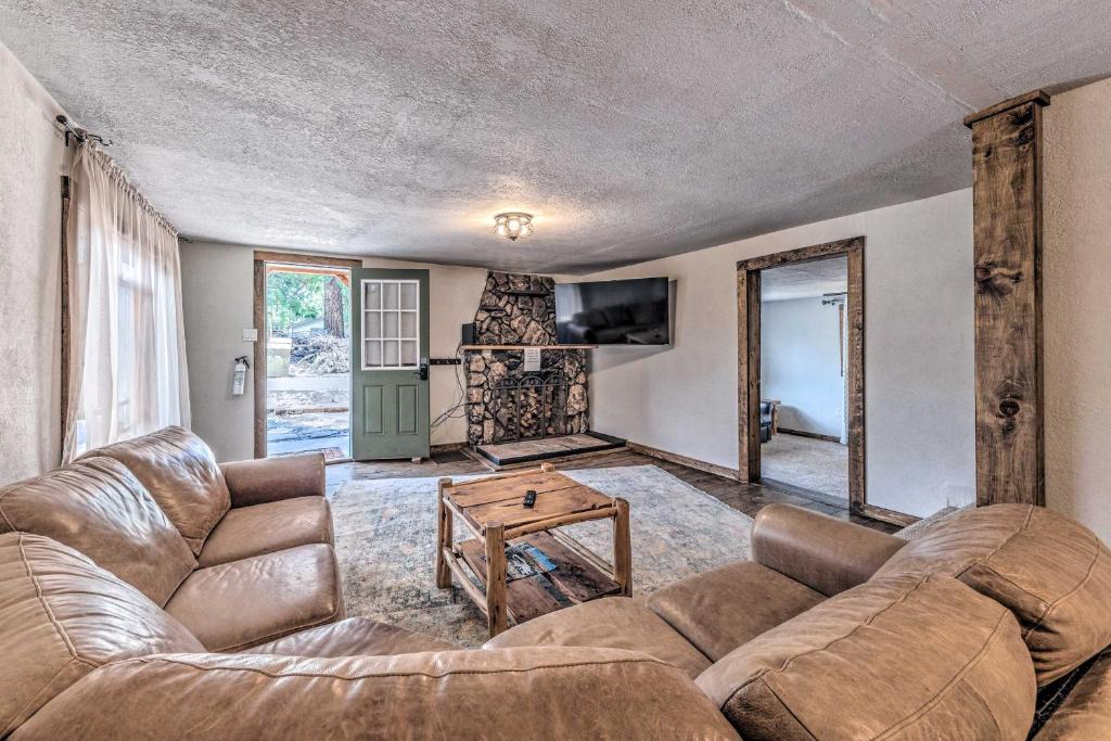 Ruidoso House | Ruidoso Mtn Hideout with Hot Tub and Covered Deck
