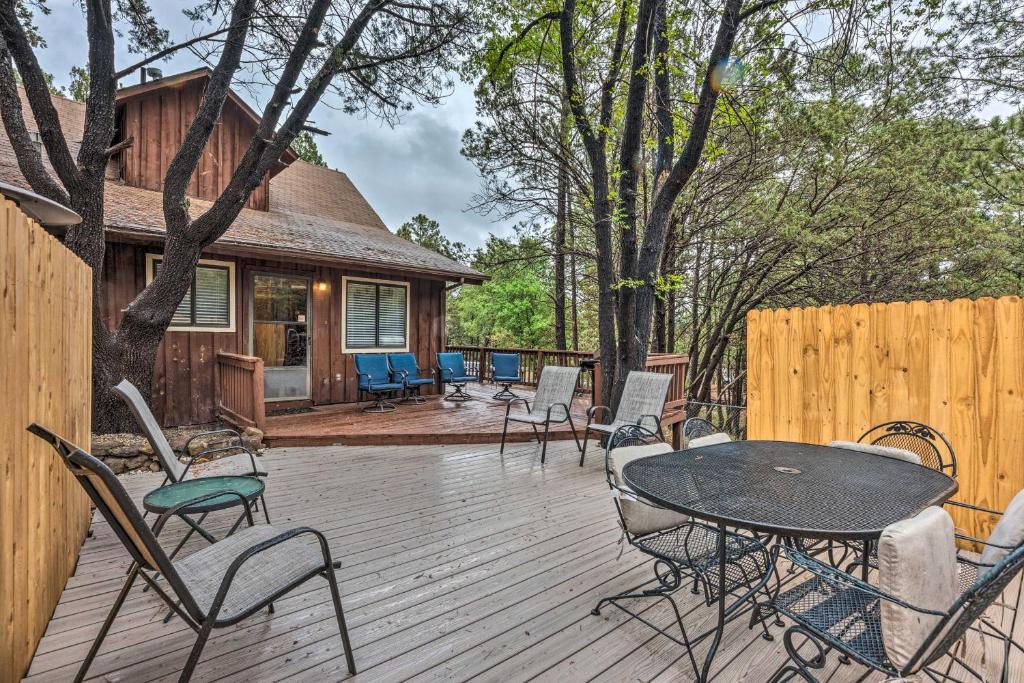 Ruidoso Downs House | Rustic Ruidoso Cabin with Large Deck and Grill!