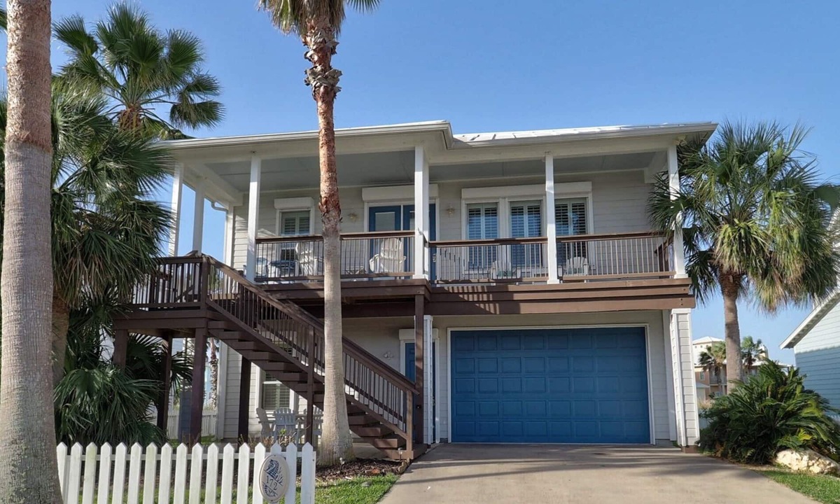 Port Aransas House | Sea Horse Inn, A Short Walk To The Beach, Sleeps 10, 4/3.