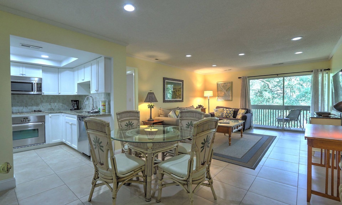 South Beach Villa | Seaside Oasis: Updated Villa. Close To Beach, Salty Dog. And South Beach Marina
