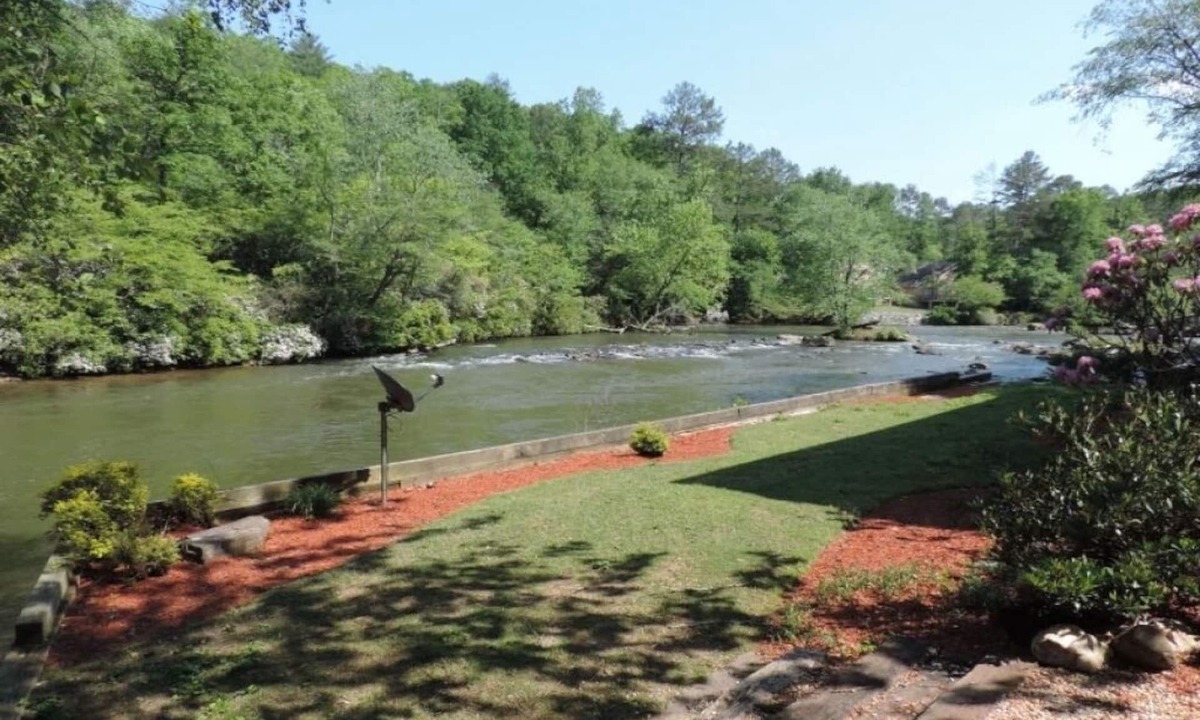 Ellijay Cabin | Secluded 3 Bedrooms, 2 1/2 Baths Cabin on the River with Fire Pit & Hot Tub