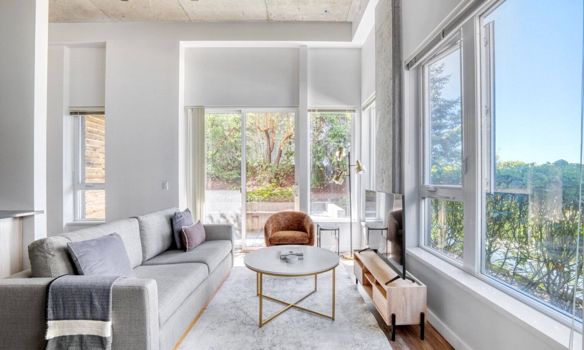 Wilburton Apartment | Serene Bellevue 2BR w/Gym & W/D, near Spring District, by Blueground