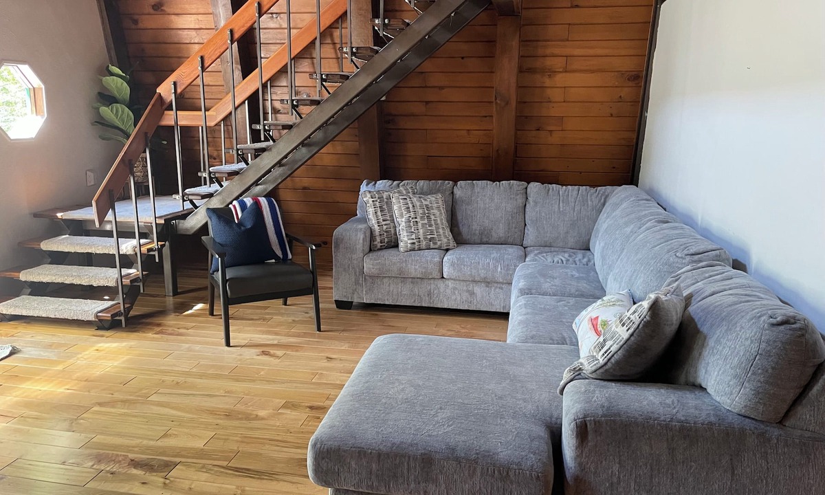 Treasure Lake Ski Chalet | Serene Cabin in the Woods, Arcade Room, Walk to the Lake!