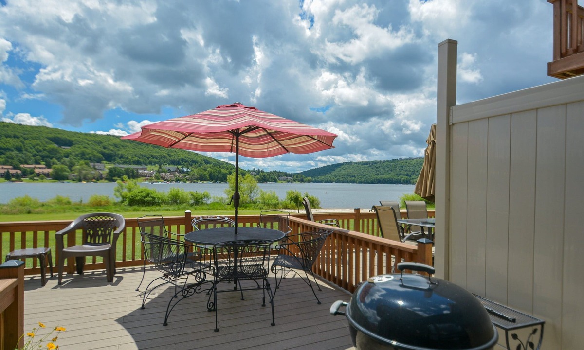 McHenry House | Ski Harbor 16 | Great Views, Community Pool!