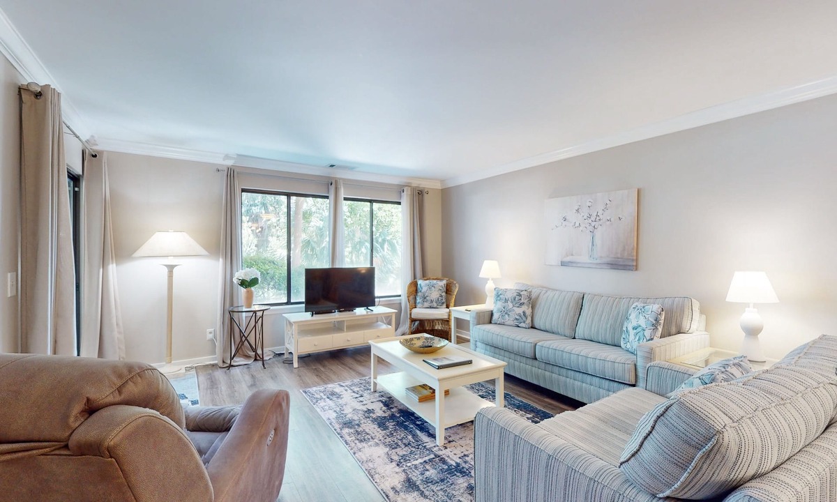 Hilton Head Island Condo | Snow Bird Friendly, ground-floor island gem with pool access - walk to beach