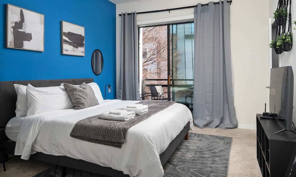 Second Ward Apartment | Spacious 2BD with Private Balcony and Free Parking 1