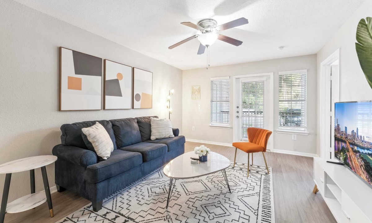 Pleasant Valley Apartment | Spacious 2BR King Suite w Gym close to DT