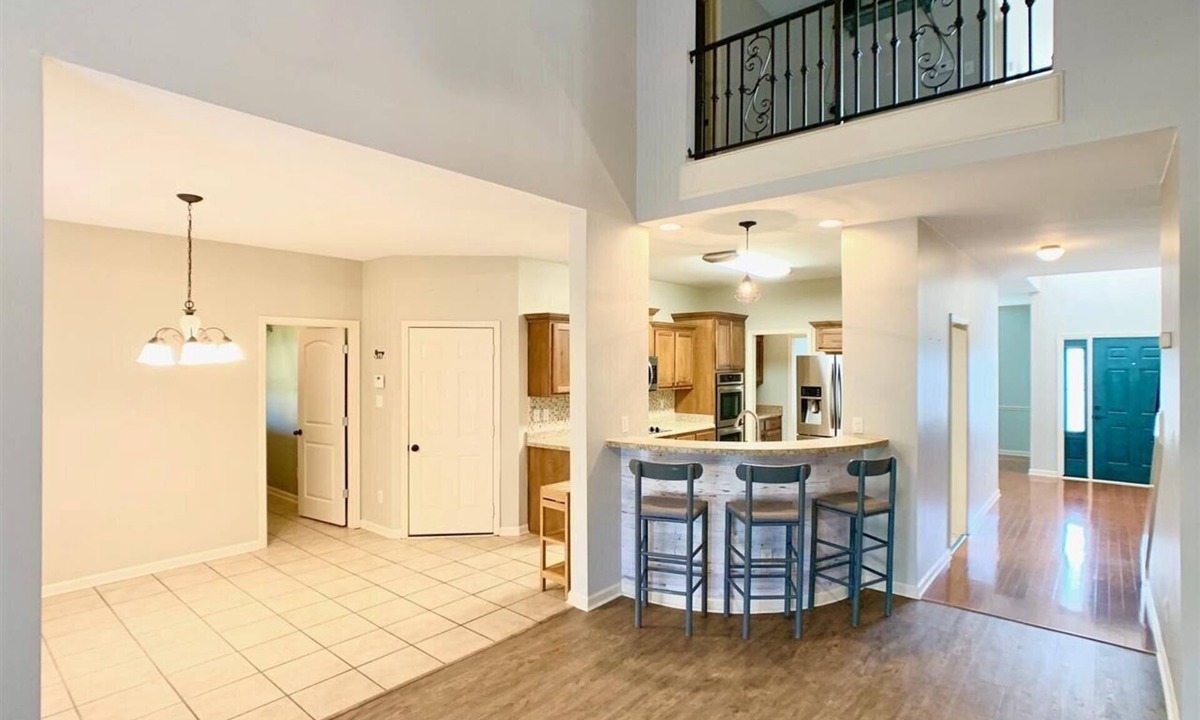 Arlington House | Spacious 5BR Family & Pet-Friendly Home 25 min to Downtown, Graceland & Shopping