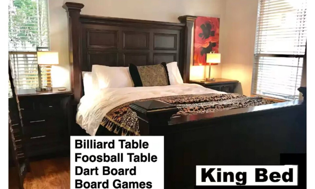Buda House | Spacious & Clean !" King Bed, Two Queens, Double, Twins, Pet Friendly
