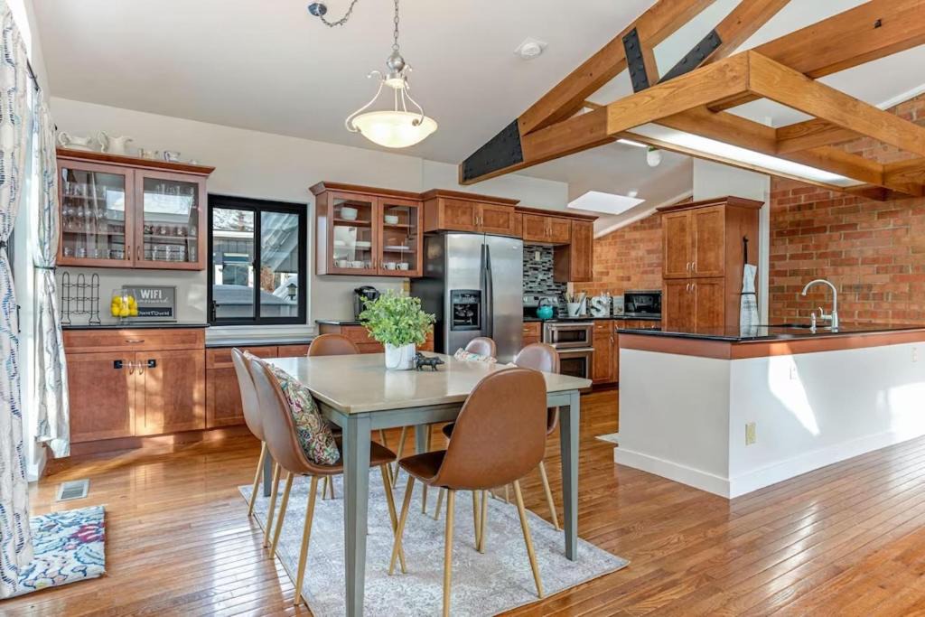 Eagle-Vail House | Spacious - High Ceilings - 4 Min to Beaver Creek