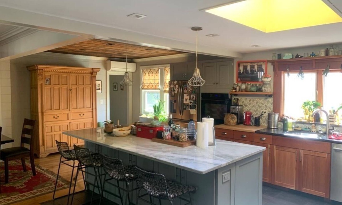 Watertown House | Spacious house minutes from Harvard Square.