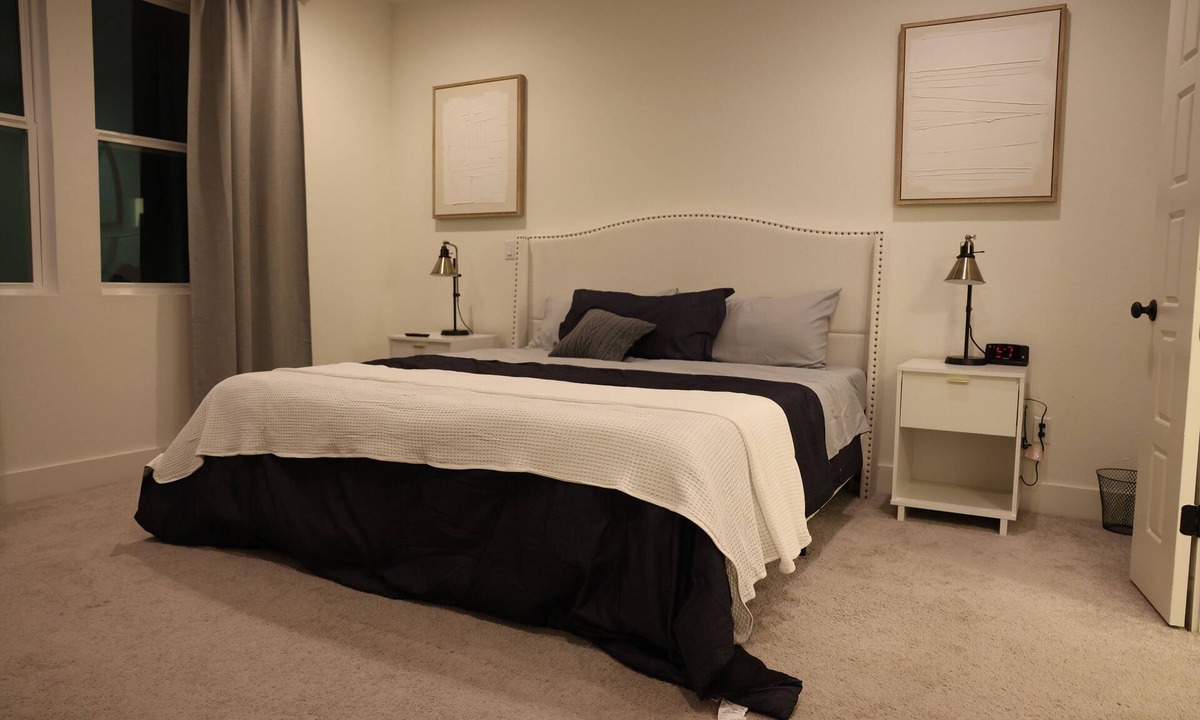 McNeil House | Spacious & Stylish Room with Private Bath – Perfect Location!