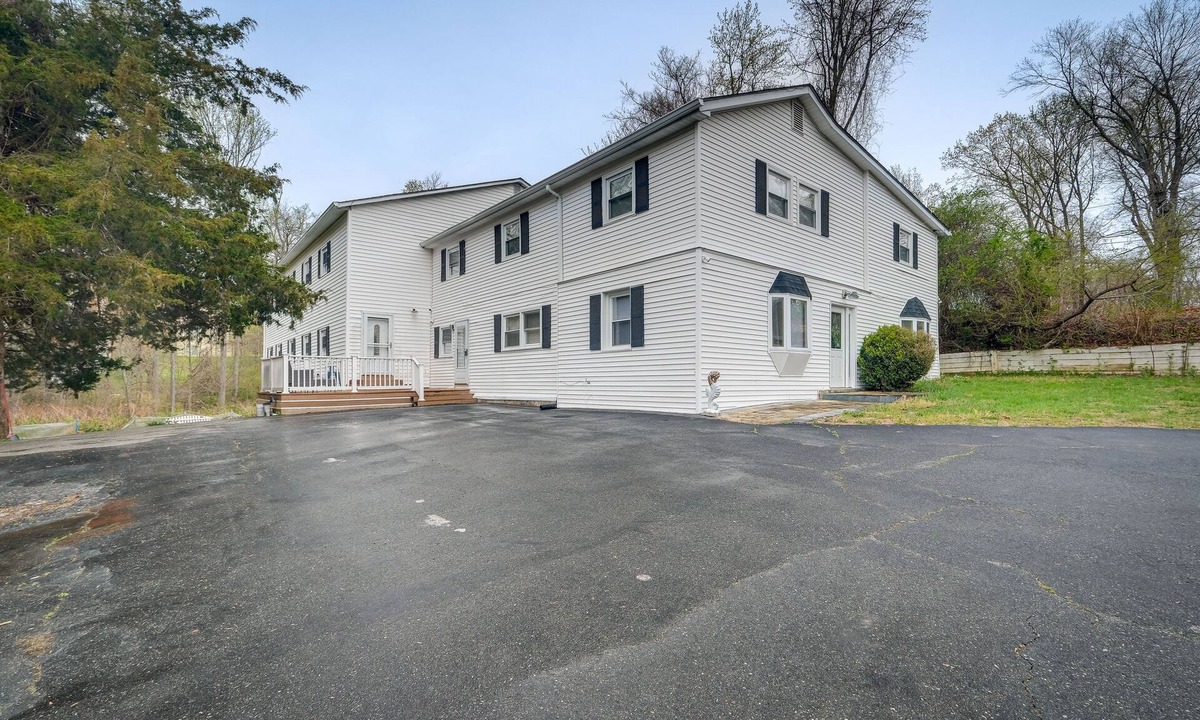 Triangle House | Spacious Triangle Townhome - Near Hiking & Golf!