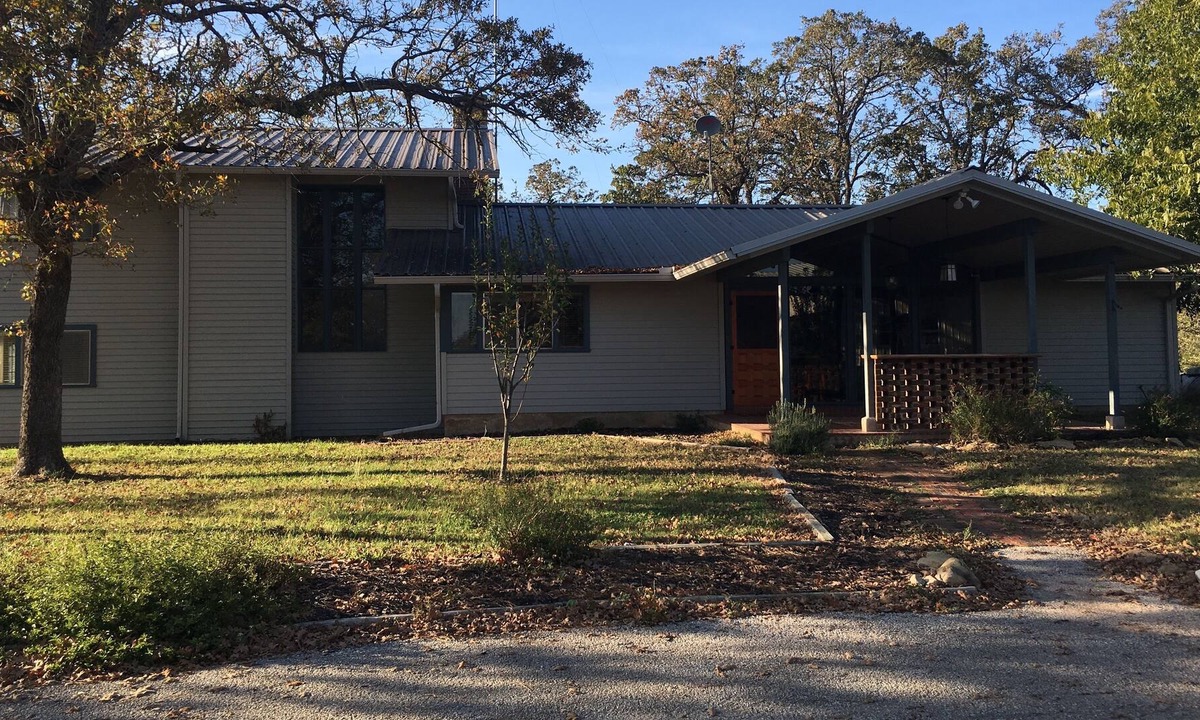 Bastrop House | Sprawling Mid Century Modern Farm House 80 acres