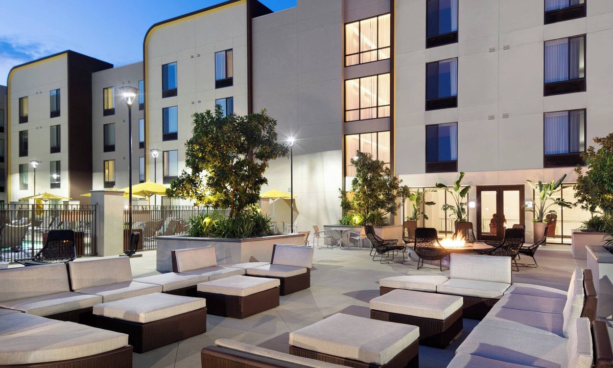Burbank Hotel | SpringHill Suites Los Angeles Burbank/Downtown