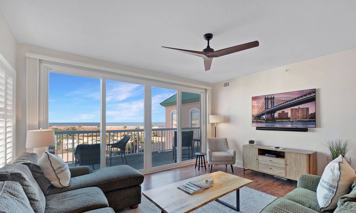 Saint Simons Island Condo | St. Simons Grand 307 - Panoramic Oceanfront Resort
