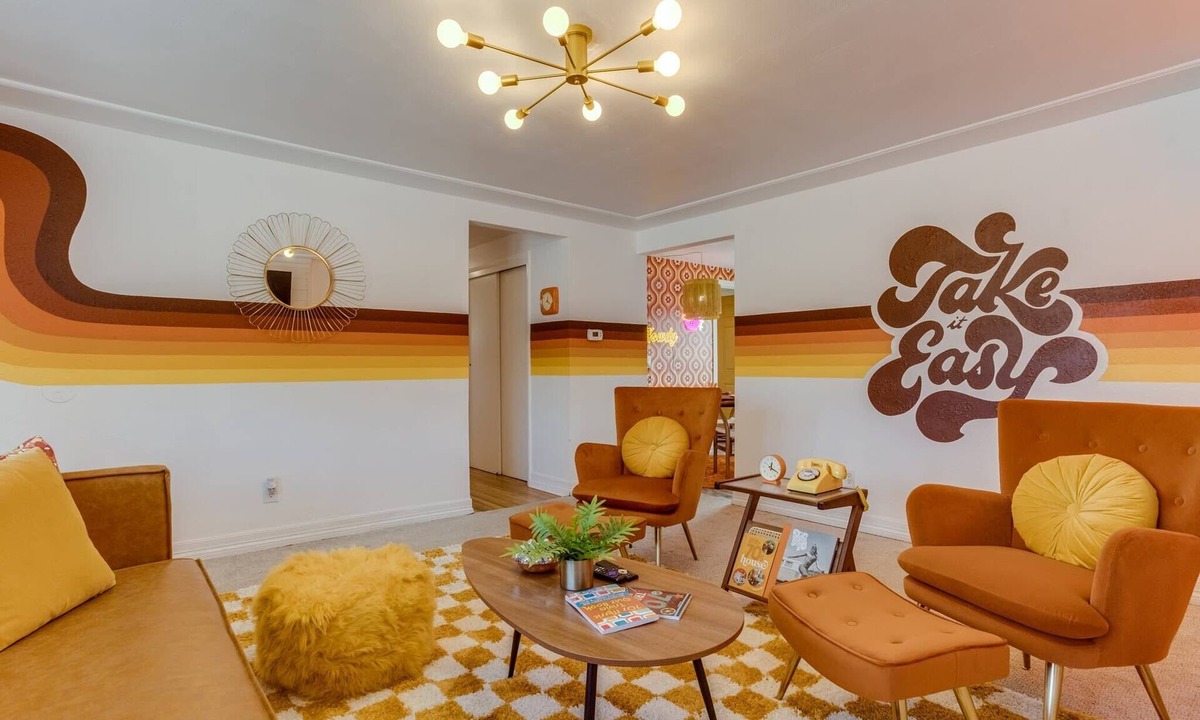 Arvada Plaza Area House | Stay Groovy in Denver | Turf Yard | 5 King Beds