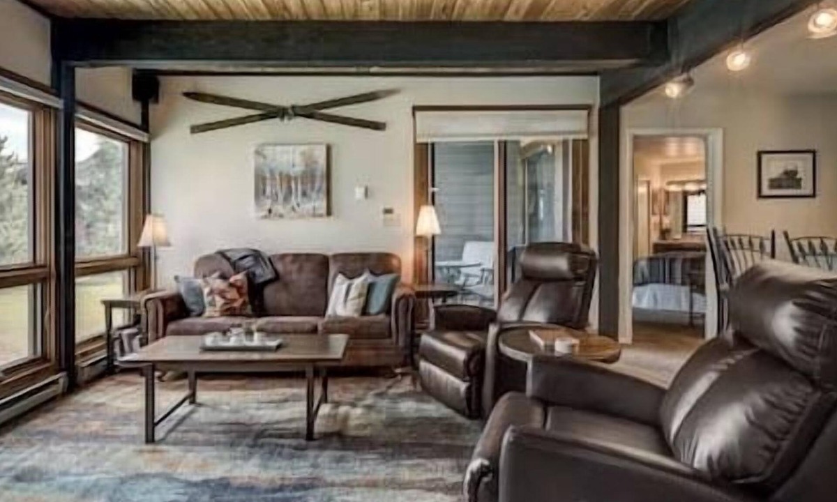 Steamboat Springs Apartment | Stay With Style - 2BD/2BA - Walk to Gondola - W&D - Free WiFi