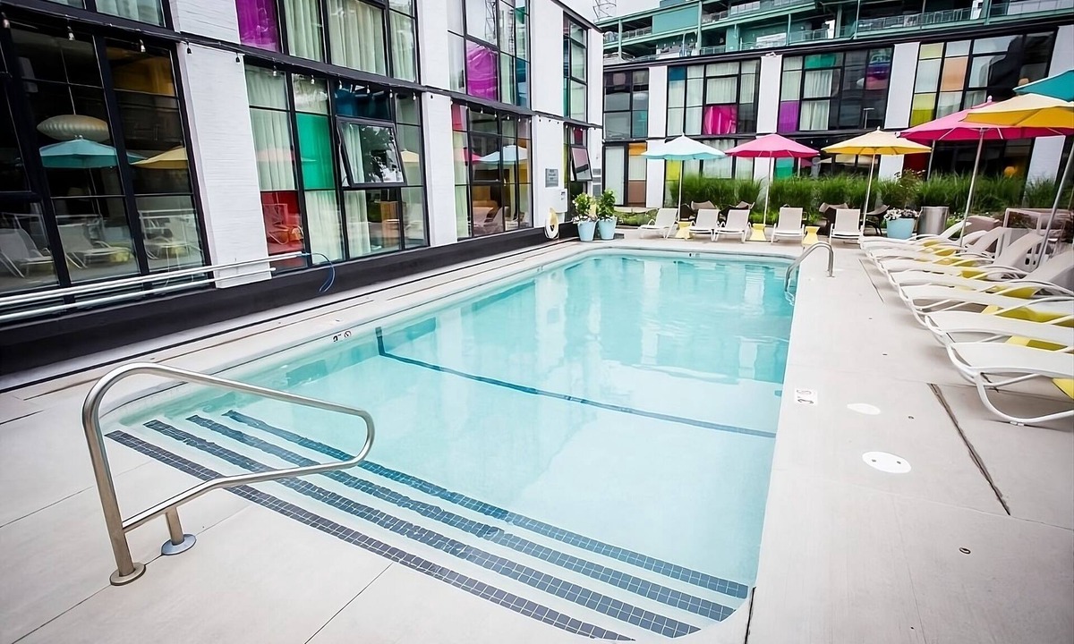 West Fens Hotel | Steps away from Fenway Park! 2 Pool View Units with Balcony! Pets Allowed, Pool!