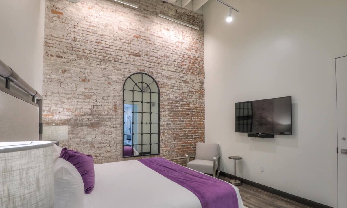 Downtown Nashville House | Studio 154 - Posh Suite