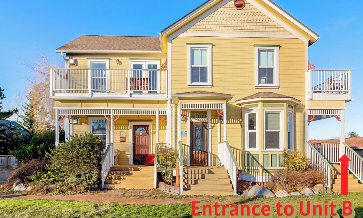 Friday Harbor Apartment | Studio suite near downtown (Argyle Suites-HSB)
