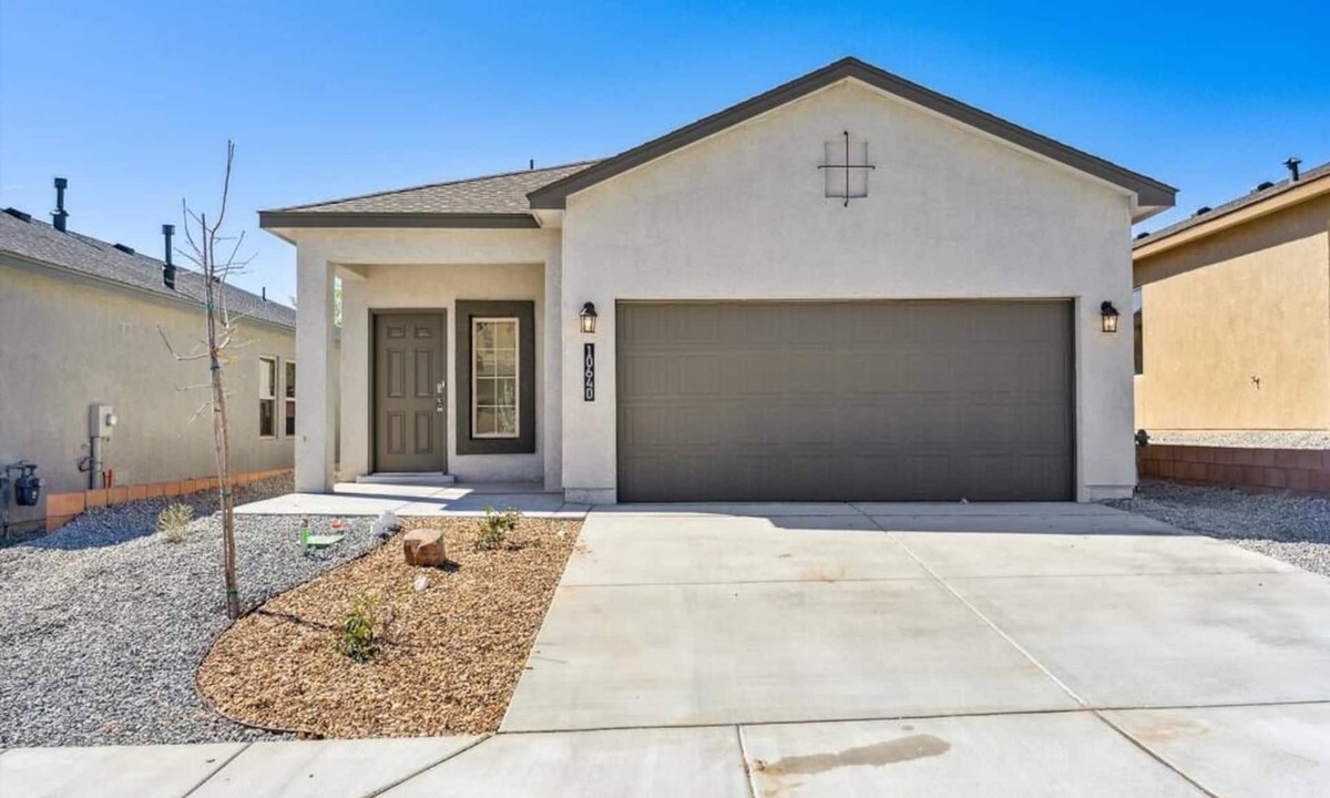 Westgate Heights House | Stunning, brand-new home in ABQ!