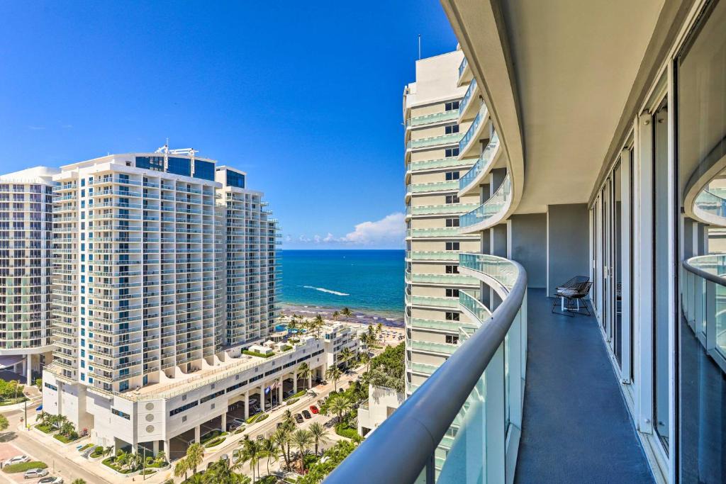 Central Beach Apartment | Stunning Fort Lauderdale Resort Condo with Pool