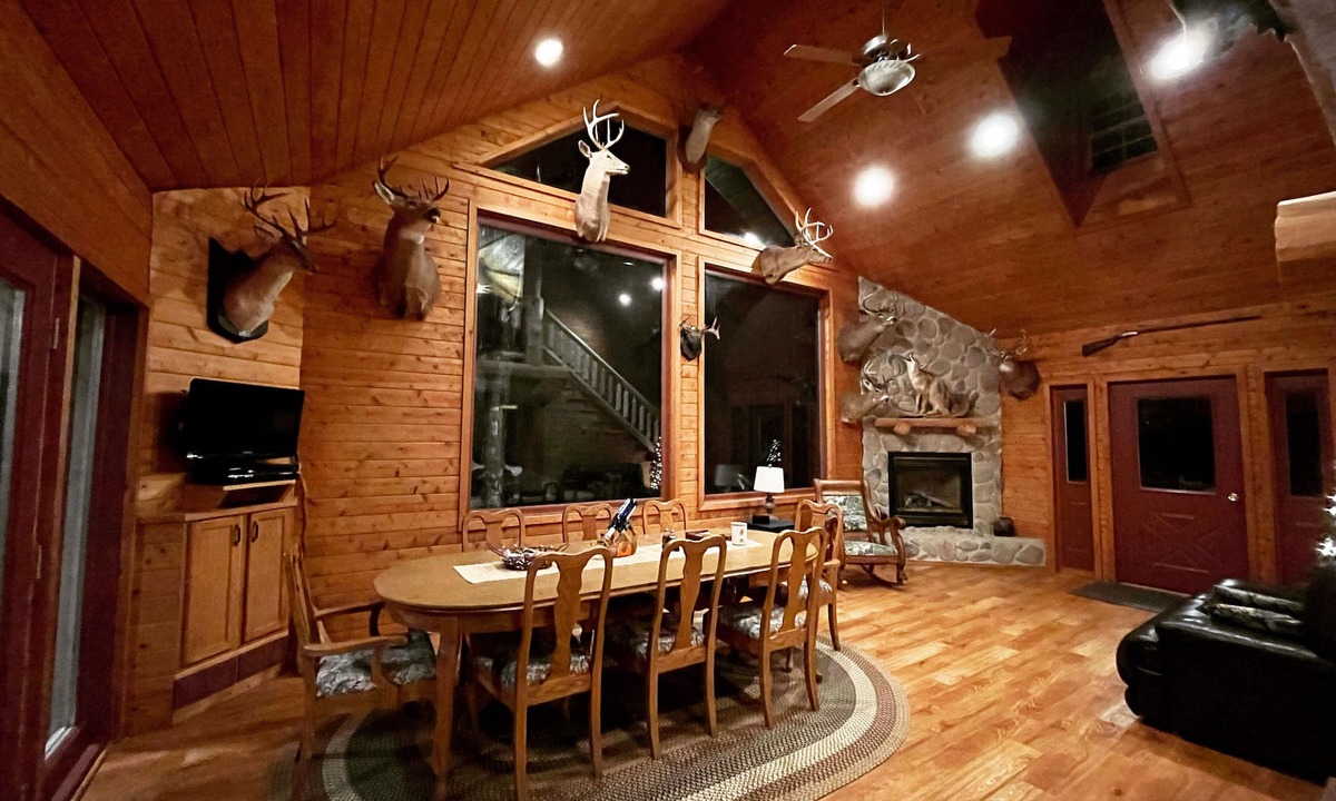 Cornell Cabin | Stunning, secluded lodge nestled in the woods- minutes from town.