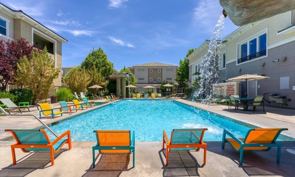 Reno/Tahoe Airport Apartment | Stylish 1BR | Pool, Gym, Fast Wi-Fi & Free Parking