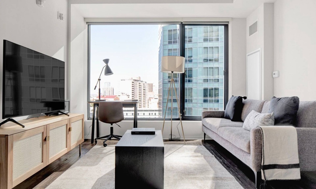 Theatre District Apartment | Stylish Downtown 1BR w/Luxury Amenities and Rooftop Views by Blueground