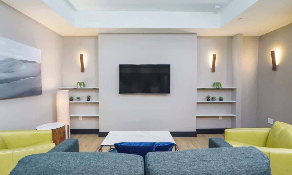Berkeley Hotel | Stylish Flat on Tennyson St–Walk to Dining & More!