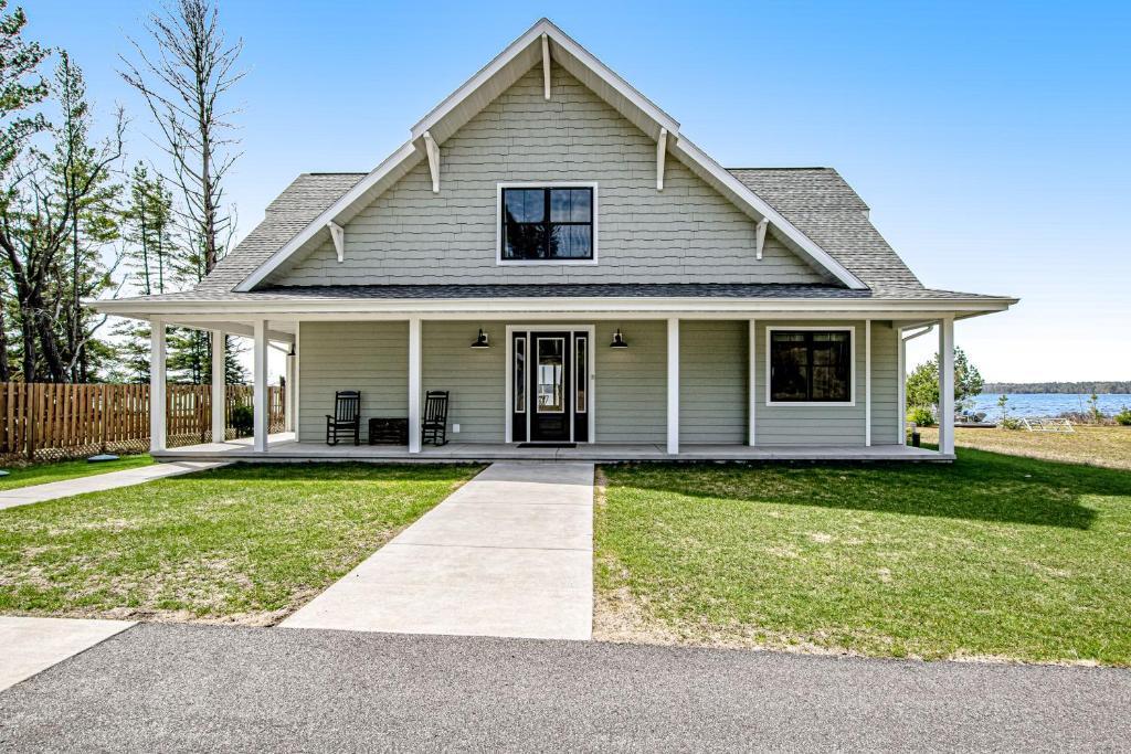 St Germain House | Summer Breeze & Endless Summer