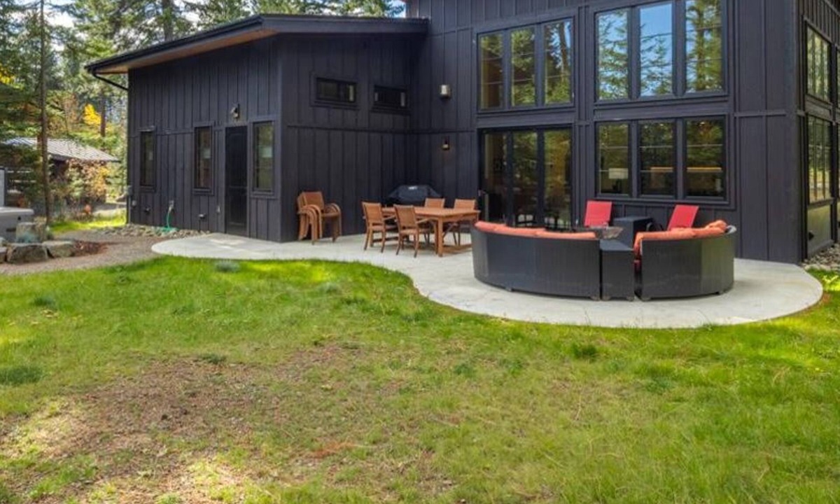 Roslyn House | Suncadia Single Story 4 Bdrm Home with Hot Tub