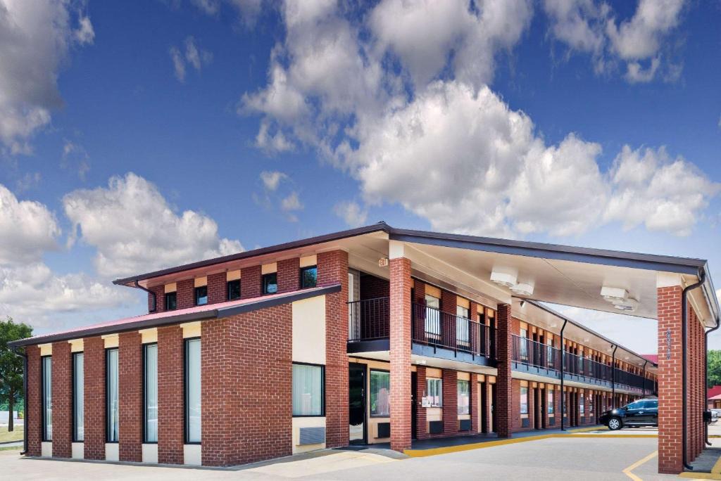 Ooltewah Hotel | Super 8 by Wyndham Chattanooga Ooltewah