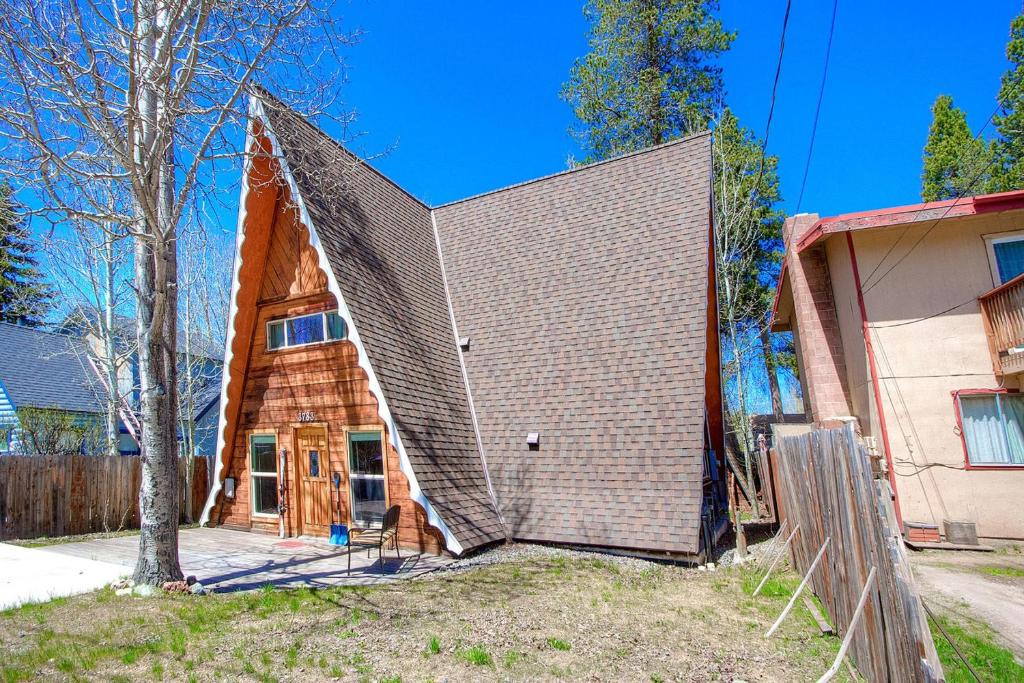 South Lake Tahoe House | Tahoe Chalet by Lake Tahoe Accommodations