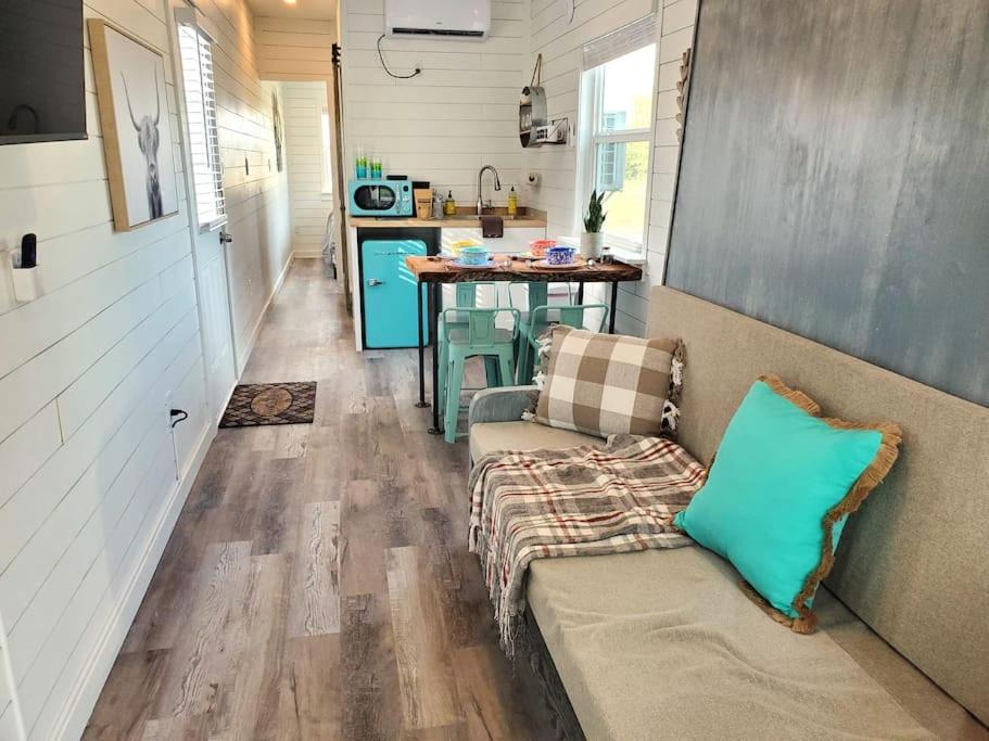 Johnson City House | TCR @ 290 Wine Trail #11 - New 40' unit sleeps 4!