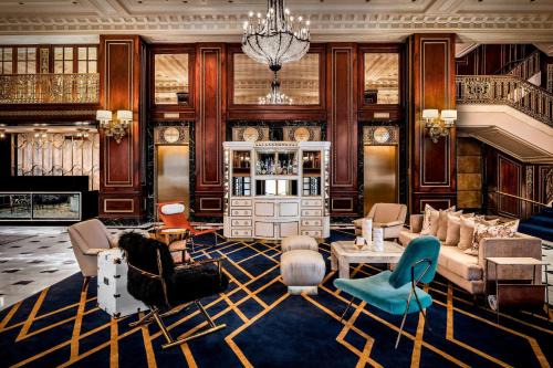 The Blackstone Autograph | The Loop