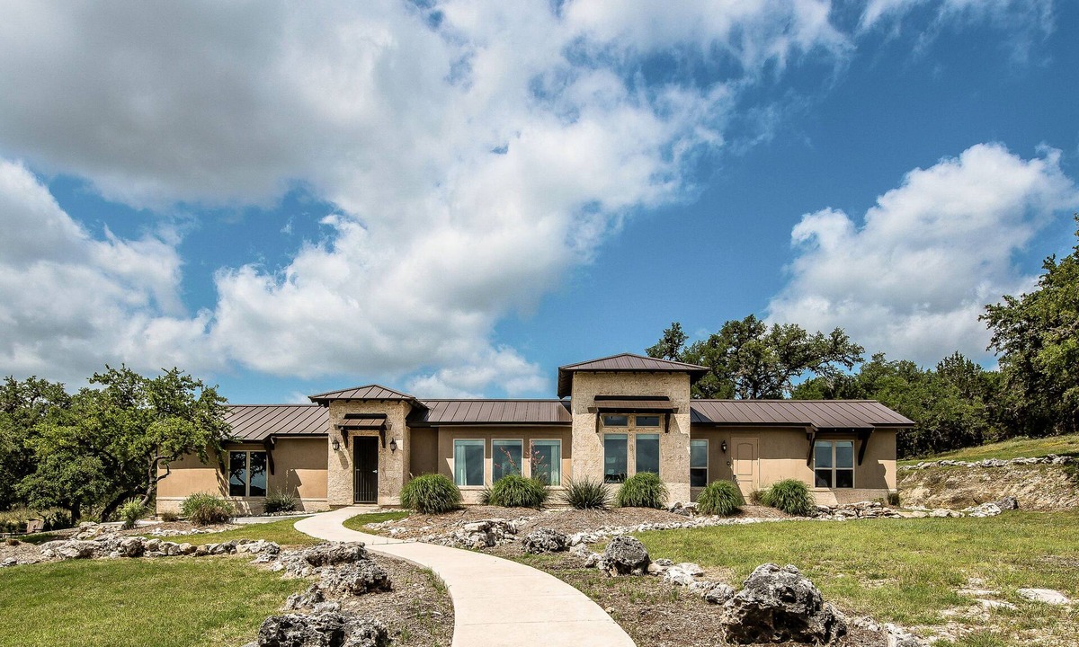 Spring Branch House | The Century Oak: 3-Unit Estate next to Remi's Ridge & Hayes Hollow