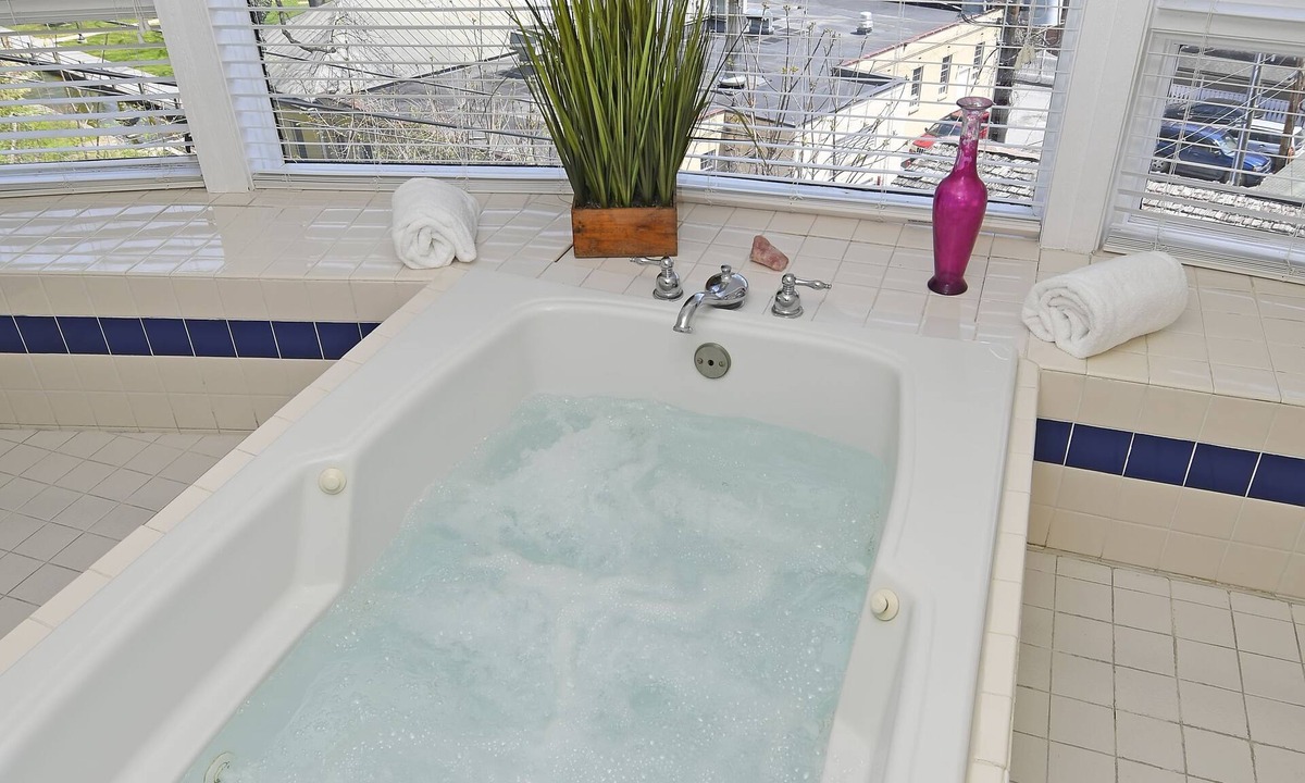 Berkeley Springs Hotel | The Country Inn of Berkeley Springs