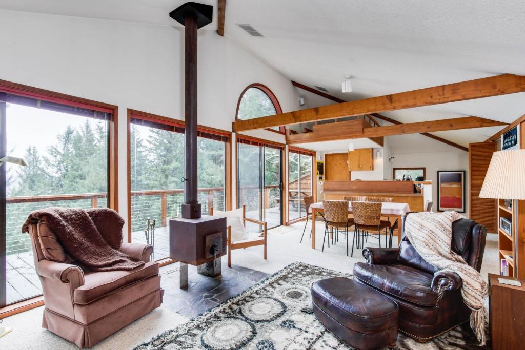 Otis House | The Eagle's Nest