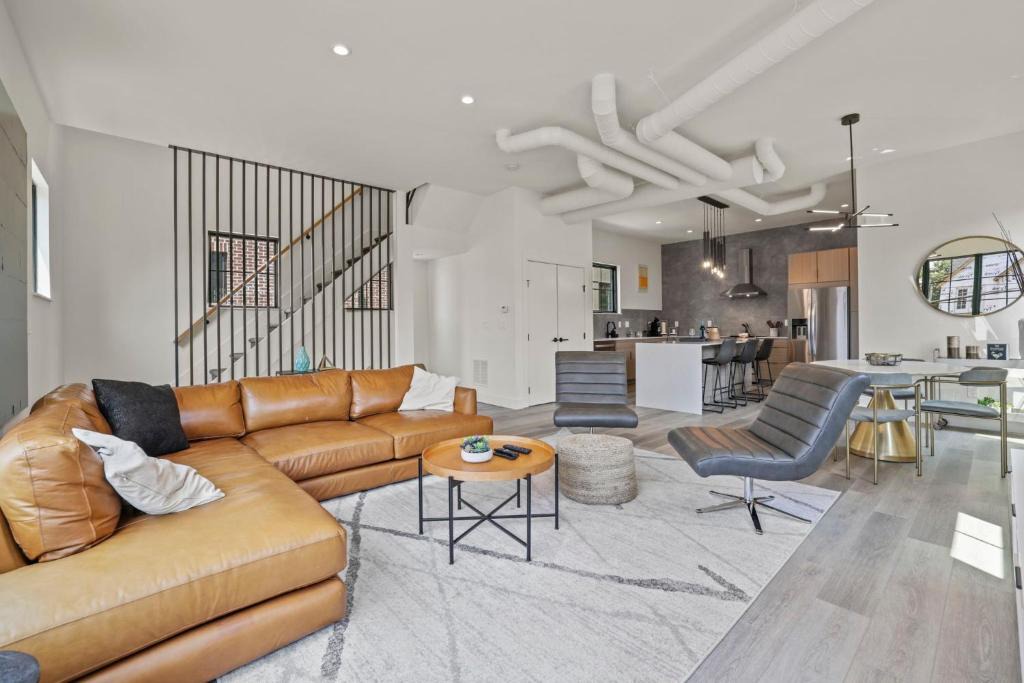 German Village Apartment | The Elegant Estate - Modern Home in Columbus