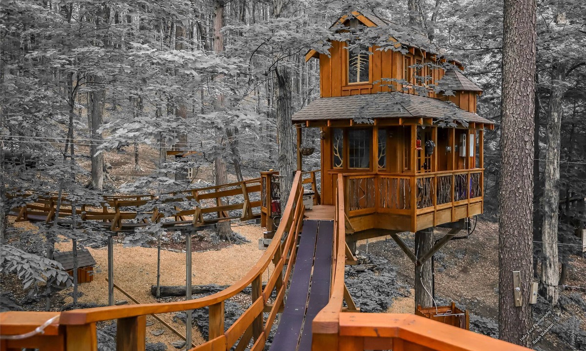 LaFayette Cottage | The Magical Chez Tree Rest Treehouse perched 35' above the forest floor!