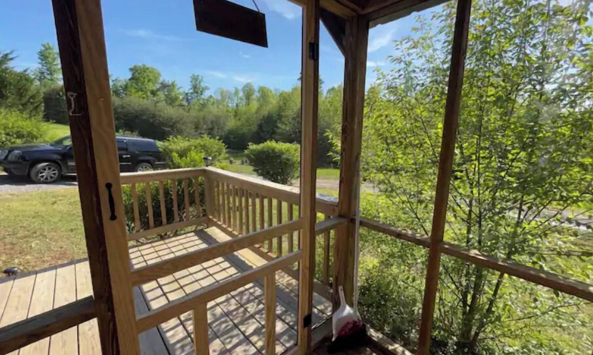 Ansted Cabin | The Oak Oasis - Gorgeous views and a hot tub
