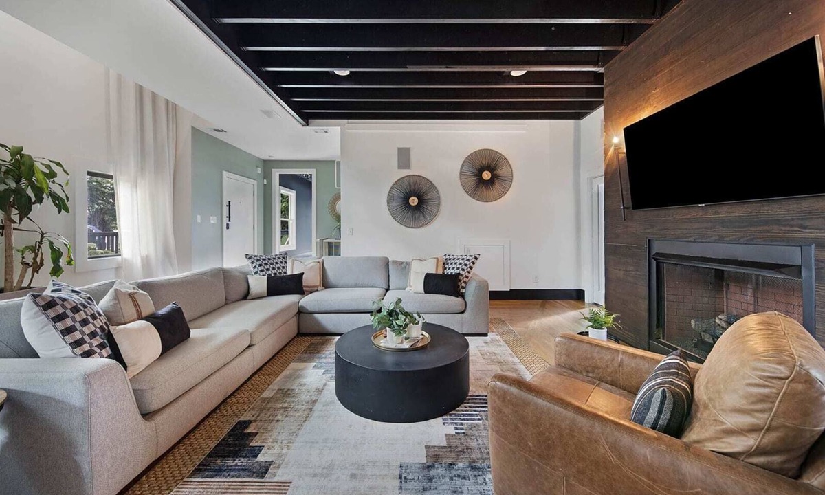 12 South House | The Rambler - Sparkling Pool & Steps to 12 South!
